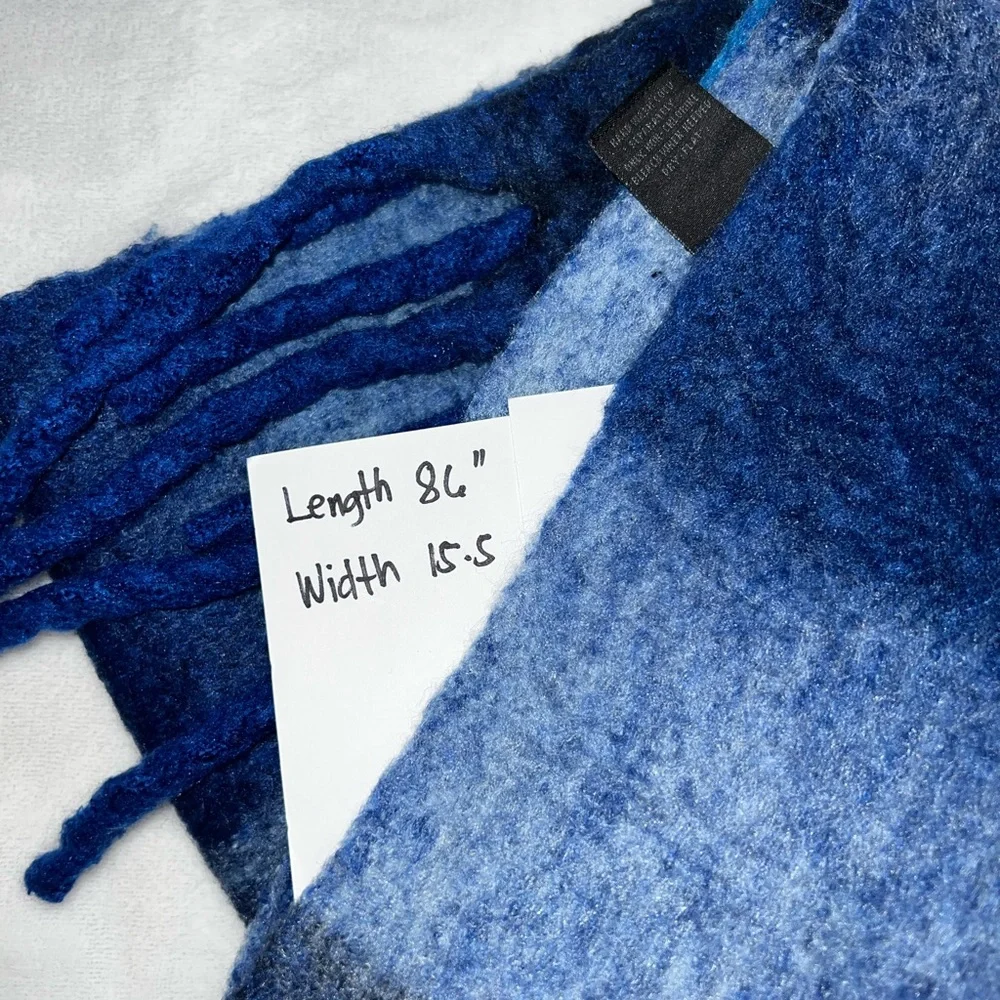 Blue Gradient Wool Scarf - Picture 2 of 2
